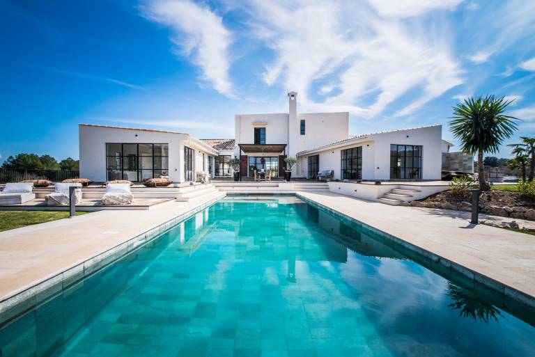 Villa with yard, terrace & pool | Garden view in Porreres