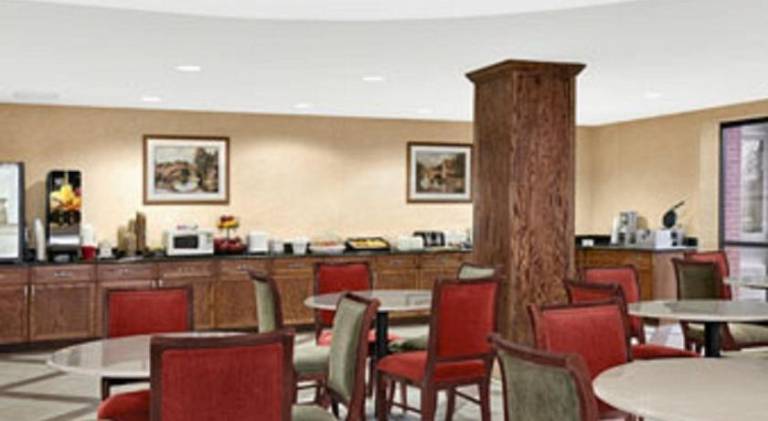 Baymont by Wyndham Elkhart — photo 5