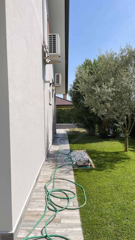 Holiday home with swimming pool — photo 5