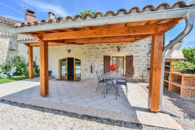Gite with garden, barbeque & private pool — photo 2