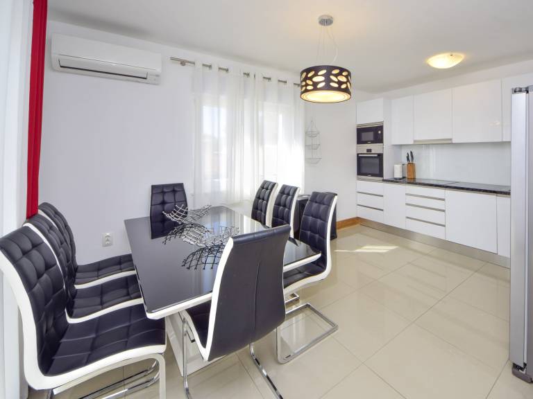 Fully equipped house with private pool, patio & grill | Sea view | Pet-friendly — photo 5