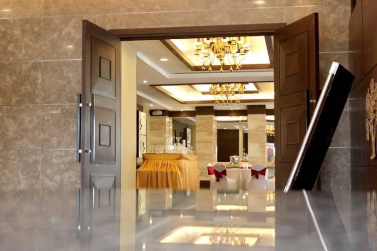 The Golden Palms Hotel & Spa Delhi