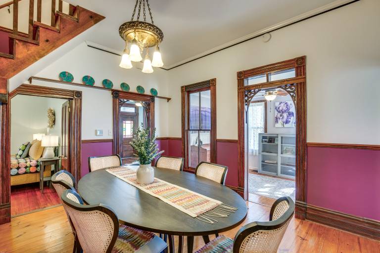 Granbury Home w/ Fire Pit, Walk to The Square! — photo 2