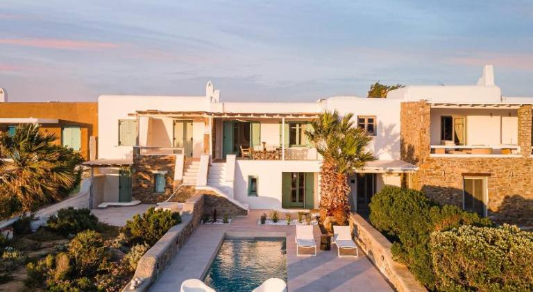 Beautiful villa with terrace, private pool & garden | Close to the beach | Suitable for remote work | Pets are welcome — photo 4