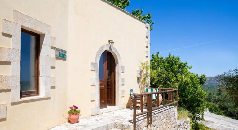 Villa Erontas -Private heated jacuzzi and mini pool — photo 5