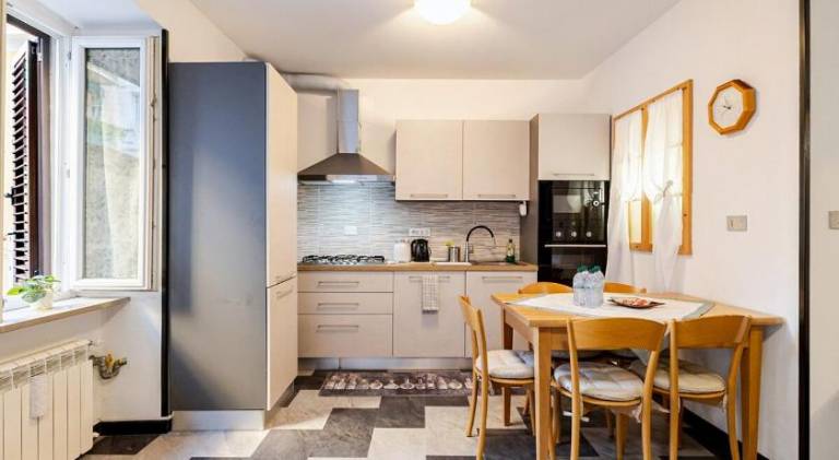 Holiday apartment with 2 rooms for 6 persons — photo 2