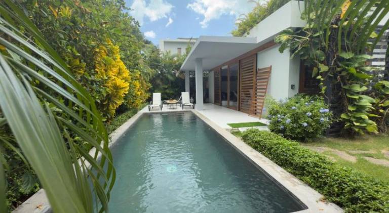 Villa with pool — photo 3