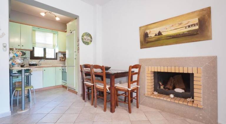 Villa with terrace, BBQ & garden — photo 3