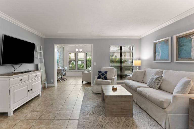 Children-friendly wonderful condo with pool | City view | Dogs allowed — photo 2