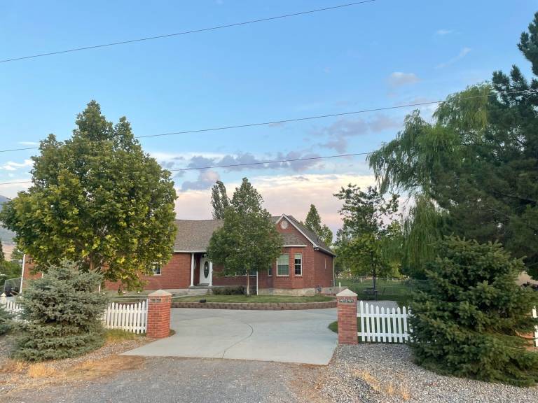 Farmhouse Lake Point