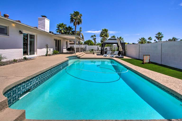Pet Friendly Scottsdale Oasis w Pool & BBQ