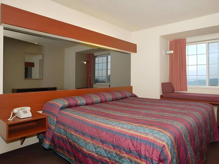 St Clair Inn and Suites — photo 2