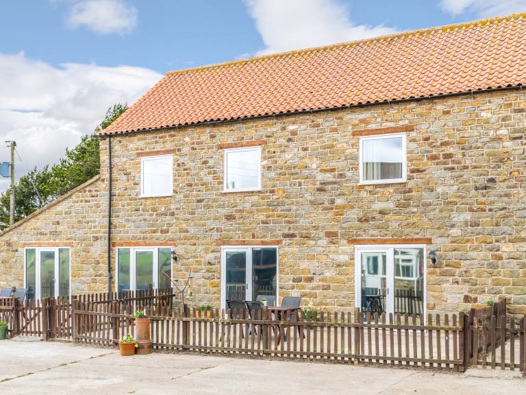 Family-oriented nice cottage with garden & BBQ | Pet-friendly in Scarborough