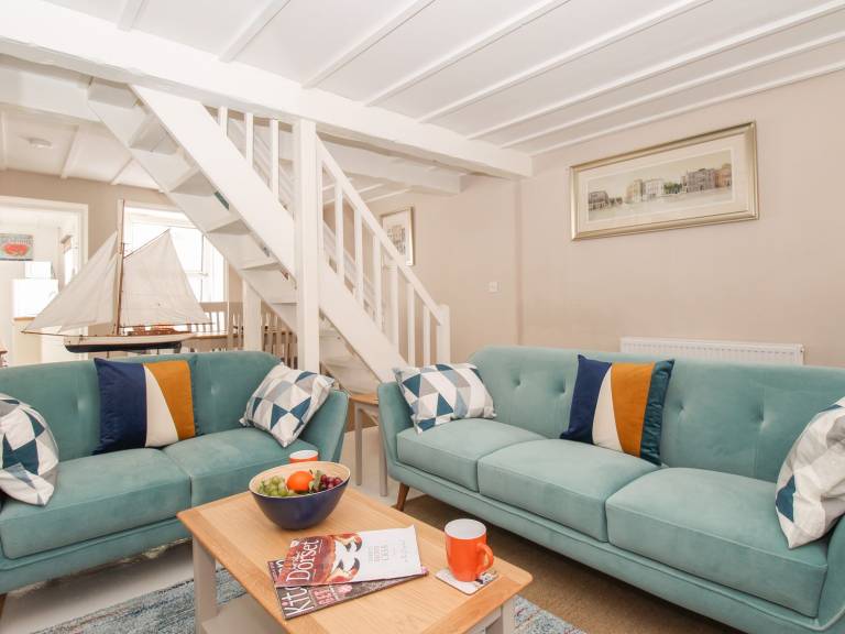 Family-oriented cottage with yard | Beach view | Pets allowed — photo 5