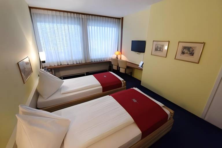 Holiday apartment with 3 rooms for 4 persons in Biel