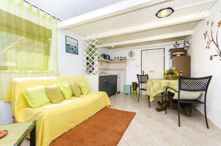 House with yard & grill | Pet-friendly — photo 3