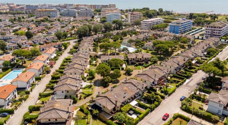 Charming rental apartment with pool | Beach nearby | Dogs allowed in Caorle
