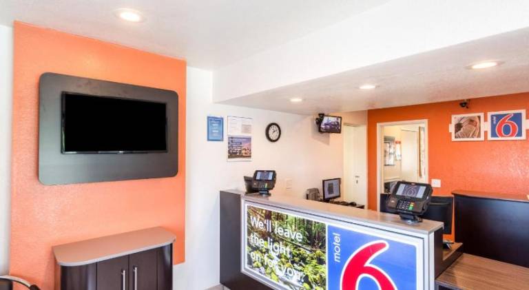 Motel 6 Redding, CA - Central — photo 3