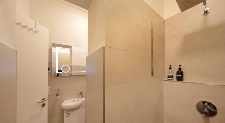 Apartment with 2 rooms for 5 persons — photo 4