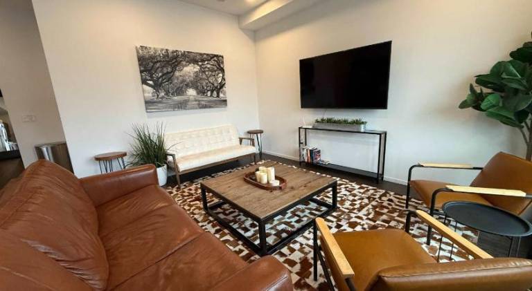 House with pool | Pets are welcome in Nashville, TN