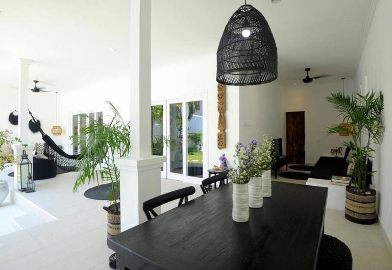 Vacation home with private pool & yard | Suitable for remote work | Dogs allowed — photo 4