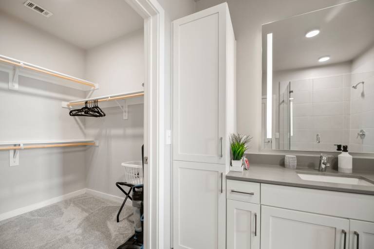 Apartment with private pool — photo 4