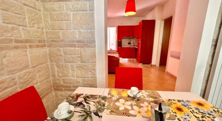 Apartment with garden & patio — photo 3