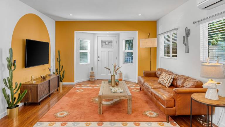 Walkable in Heart of Hollywood Updated & Chic w Patio Southwest by AvantStay