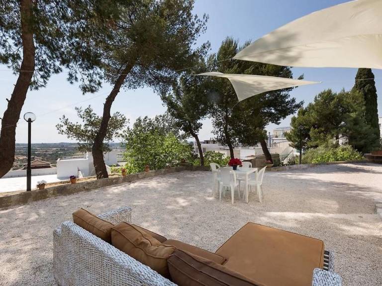 Rental apartment with yard & terrace — photo 4