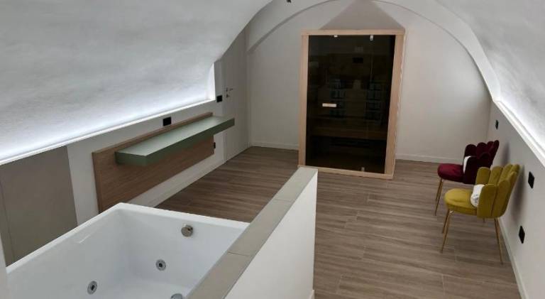Apartment with terrace & garden — photo 4