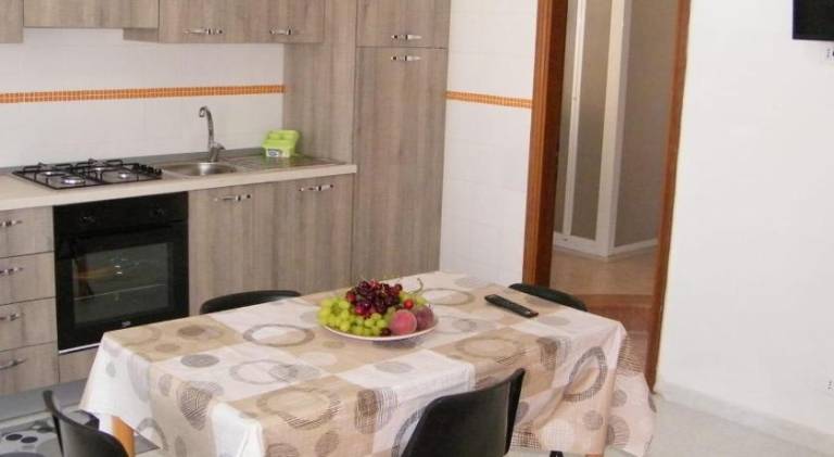 House with 2 rooms for 5 persons — photo 4
