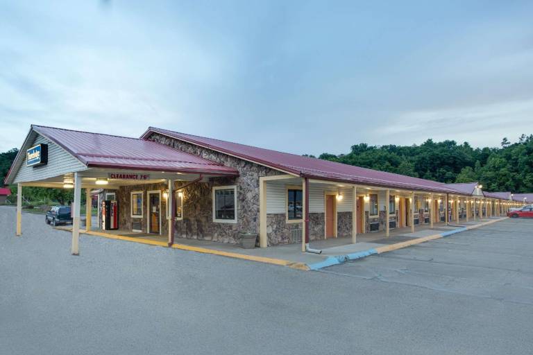 Travelodge by Wyndham Parkersburg — photo 3