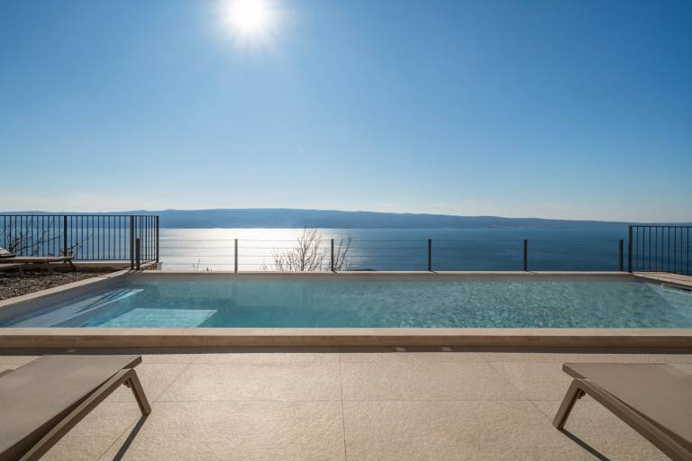 Villa with BBQ, patio & private pool | Sea view — photo 4