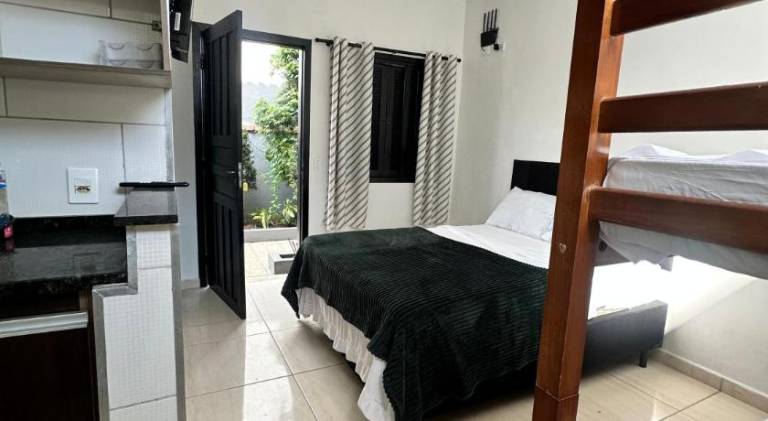 Serviced apartment with terrace, garden & pool | Pets allowed — photo 2