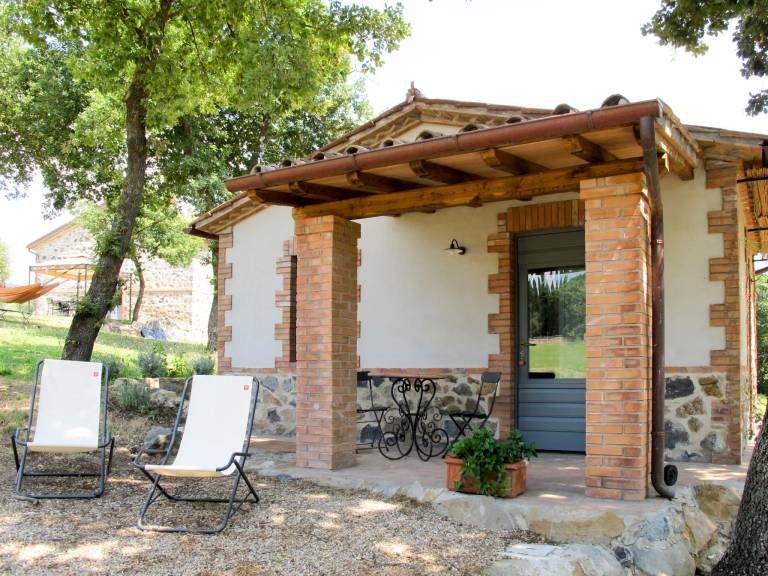 Vacation home with terrace, garden & pool — photo 2