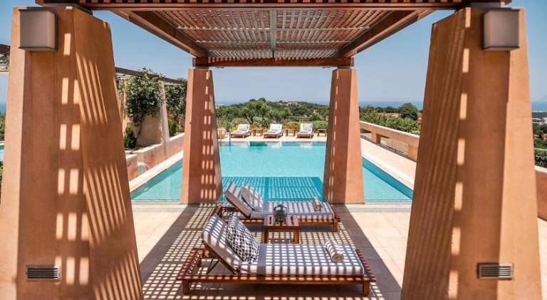 Villa AnnaNiko, Luxury Villa, 2 Heated Pools, Jacuzzi, Gym, Stunning Views, Green Energy in Platanias