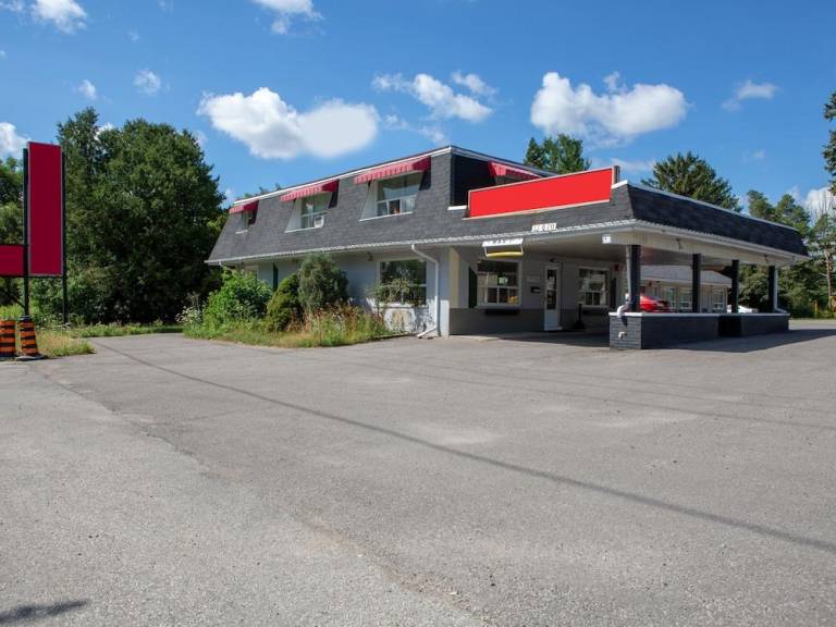Hotel Richmond Hill ON North in Richmond Hill, ON