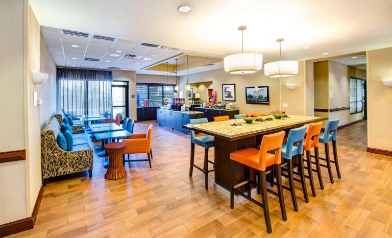 Hampton Inn & Suites Atlanta-Galleria — photo 5