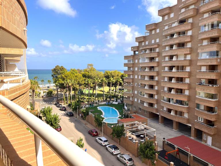 Charming holiday apartment with pool & patio | Sea view | Beach nearby | Dogs allowed in Oropesa del Mar