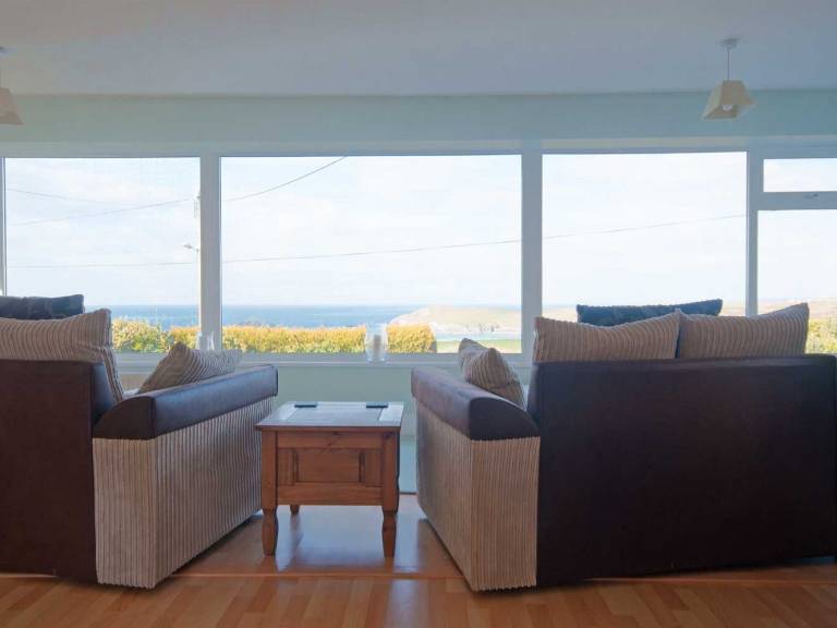 Cottage with yard | Beach view — photo 5