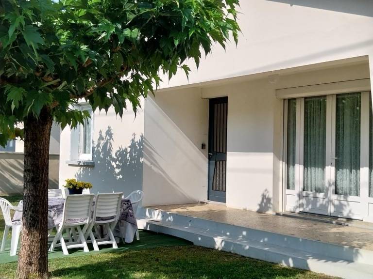 Gite with yard, BBQ & patio | Pet-friendly — photo 2