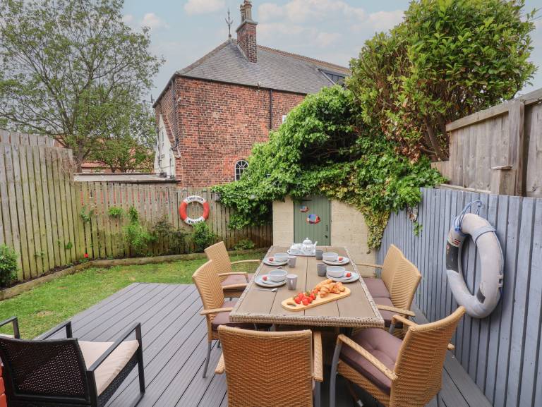 Cottage with garden | Beach view in Whitby