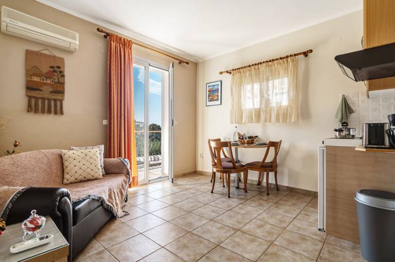 Pet-Friendly Apartment "Efrosyni apartment" with Mountain View, Garden & Wi-Fi — photo 2