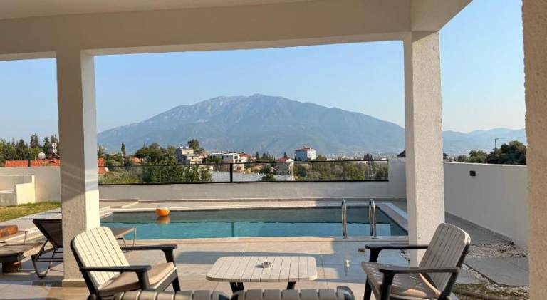 Villa with barbecue, terrace & private pool | Dogs allowed — photo 3
