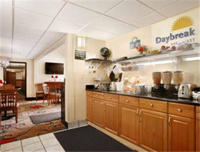 Days Inn by Wyndham Keene NH — photo 4