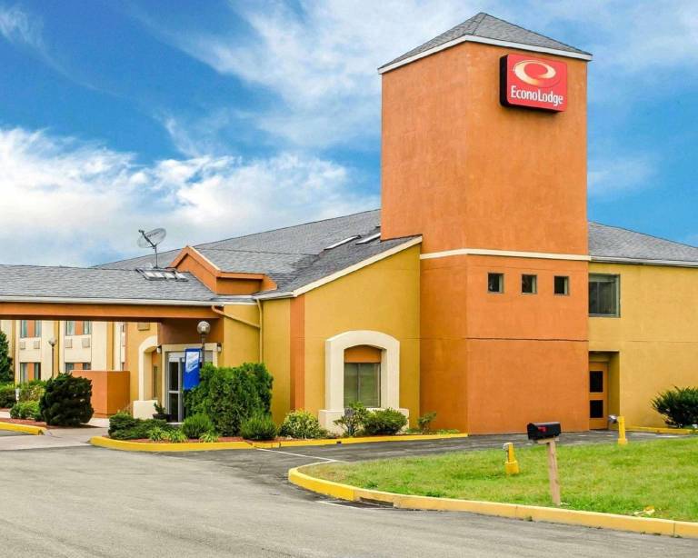 Econo Lodge Harrisburg - Hershey North in Harrisburg, PA