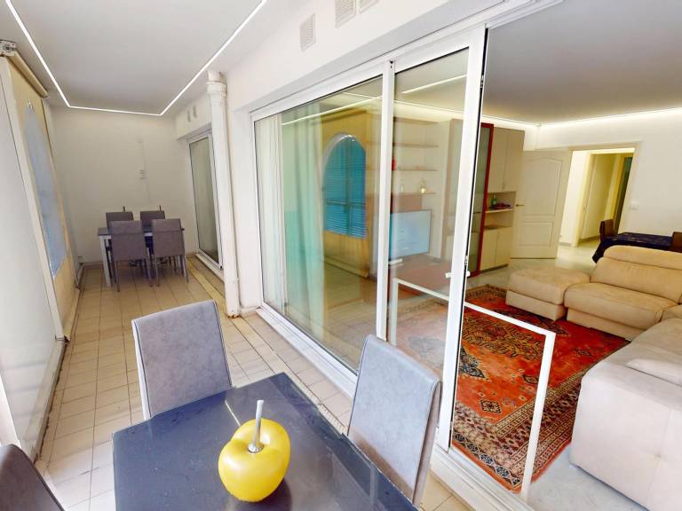 Spacious 3BR Center Menton with Terrace, Parking, Pool — photo 4