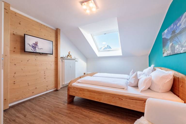 Holiday Apartment “Bergglück” – A Mountain Getaway for Skiers and Hikers — photo 2