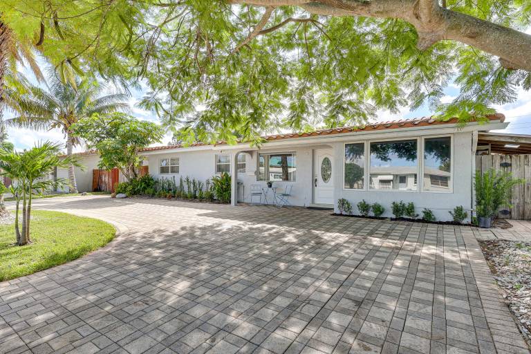 Fish, Swim & Relax Poolside! Deerfield Beach Oasis — photo 3