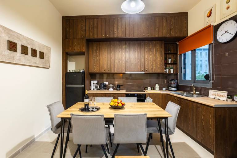 Jeannette s Seaside Getaway - Kalamata Urban Gem — photo 4